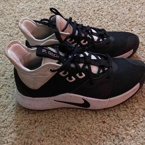 Nike Paul George basketball shoes gently used